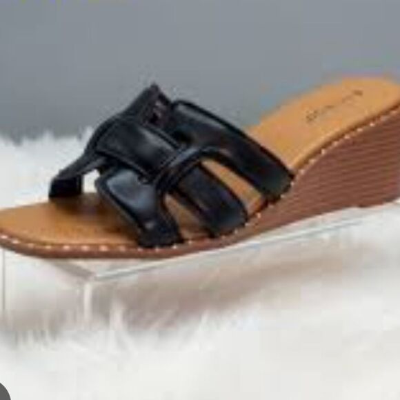 BRAND NEW BAMBOO THIN STUDDED LINER DESIGN WOMENS WEDGE SANDAL - Picture 15 of 15